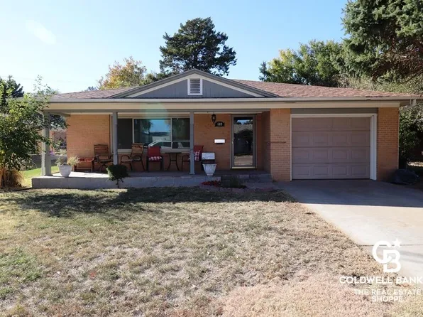 609 S College St, Scott City, KS 67871