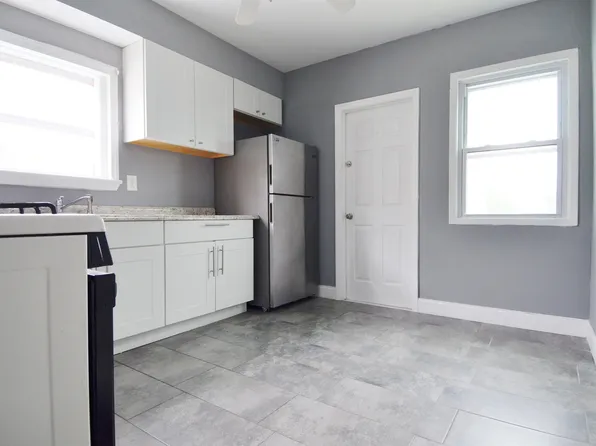 48 Humphrey Avenue image 4 of 19