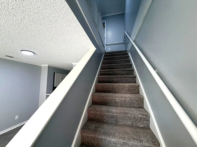 31 Canterbury Ct — Photo 16