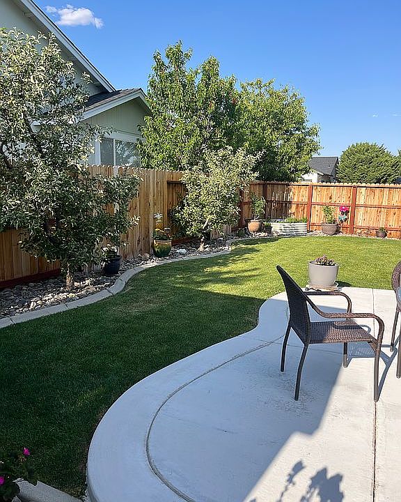 2nd image of 898 Meadow Vista Dr