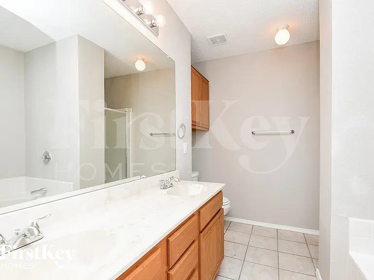 2529 Rivers Edge Dr — Photo 11