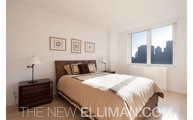Rented by Douglas Elliman | media 23
