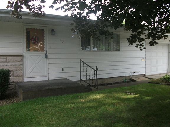 3rd image of 1101 Laurel St