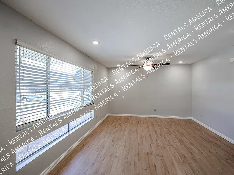 1052 S San Jose #2 — Photo 5