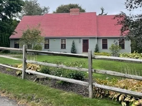 4 Risley Rd, Marblehead, MA 01945