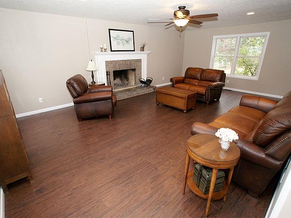 3rd image of 6281 Breckenridge Ln