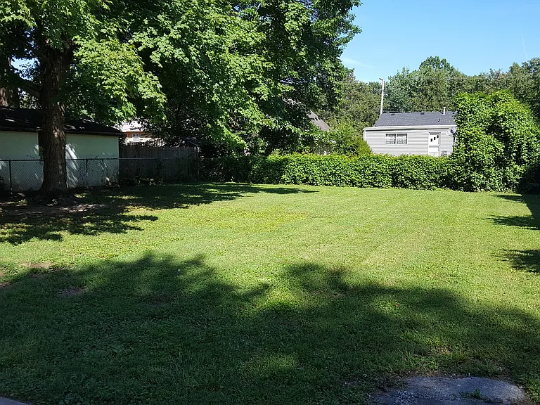 2611 Gardiner Ln — Photo 13