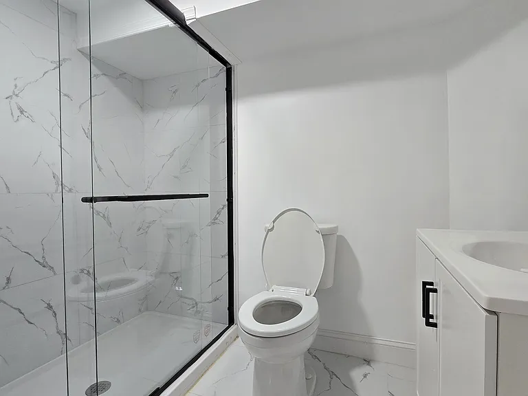2515 Creighton Ave — Photo 15