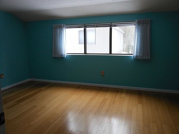 5th image of 159 Coburn Woods
