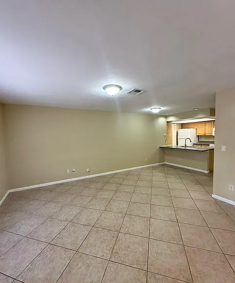 3614 SW 7th Pl — Photo 2