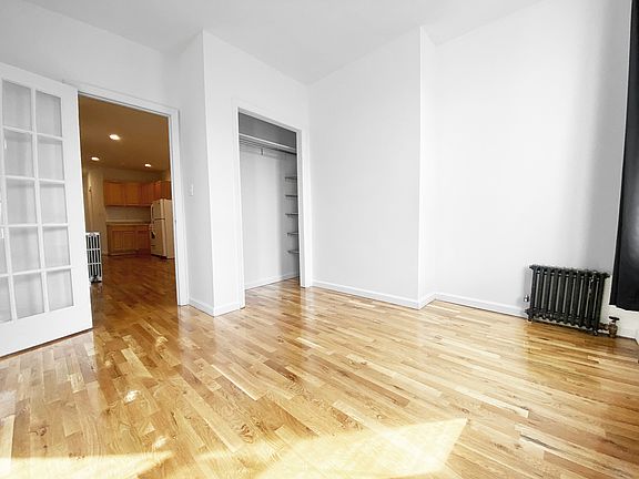 5th image of 211 Green St #3D