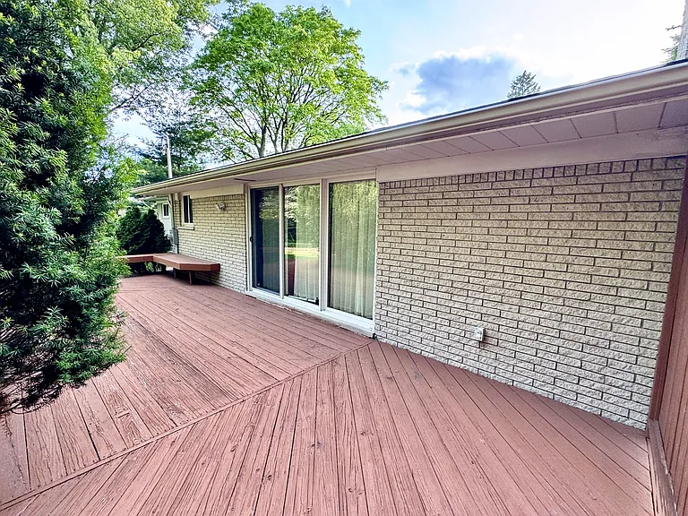 17 Avonwood Blvd — Photo 31