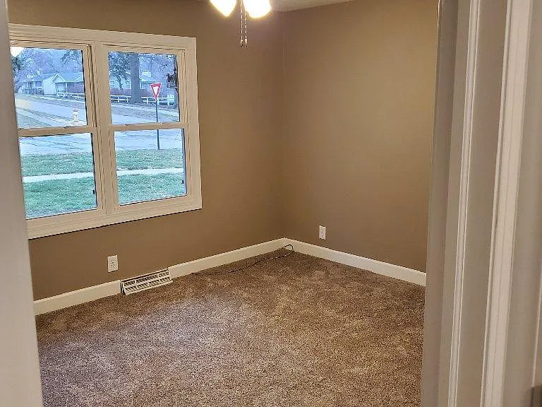 508 N Beadle St — Photo 12