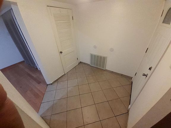 Entrance hall with closet