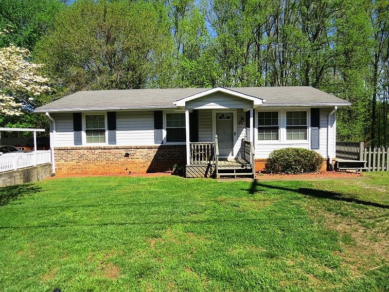 1st image of 814 Forest Lake Dr
