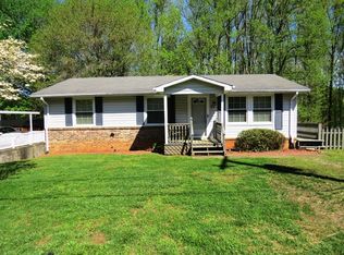 814 Forest Lake Dr, Martinsville, VA 24112