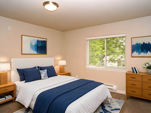 2nd image of 1405 S 308th St #201