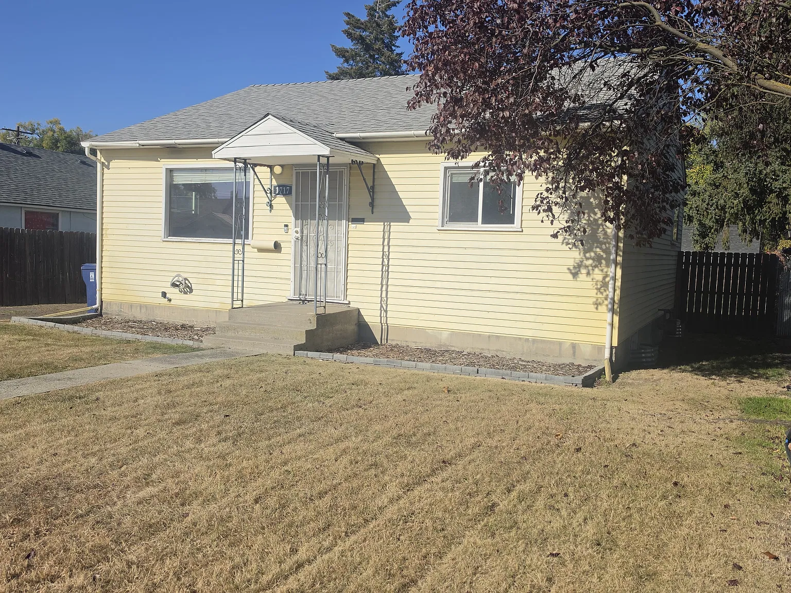 4 bed, 1860 sqft, $2,200 — Photo 1