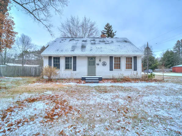1460 Ann St, Muskegon, MI 49445