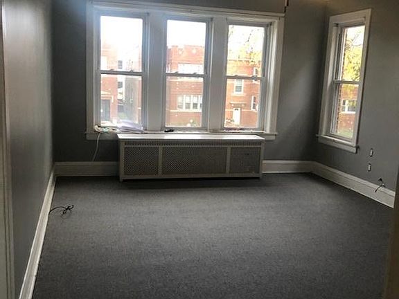 3rd image of 3716 N Sawyer Ave #2