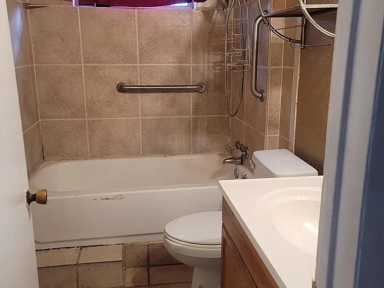3806 Golden Hills Dr — Photo 9
