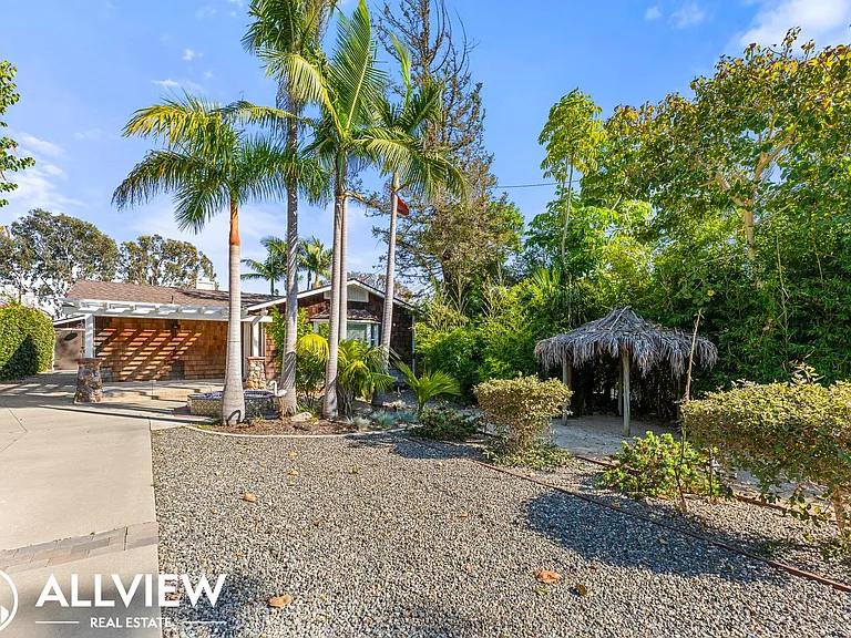 2474 Santa Ana Ave — Photo 30