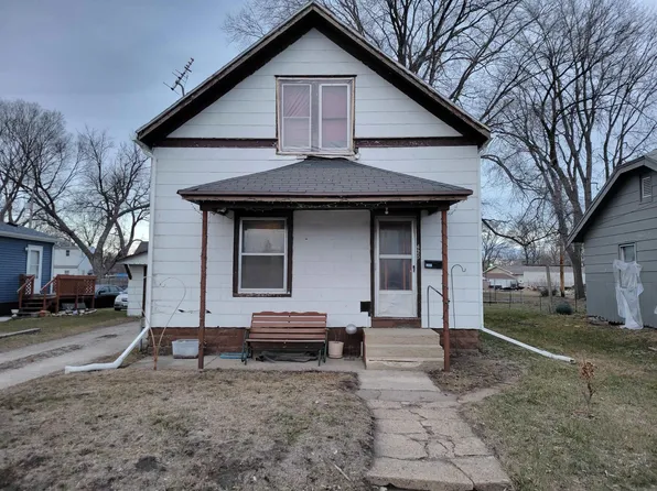 425 Rath St, Waterloo, IA 50703