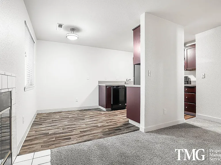 River View Apartments — Photo 25