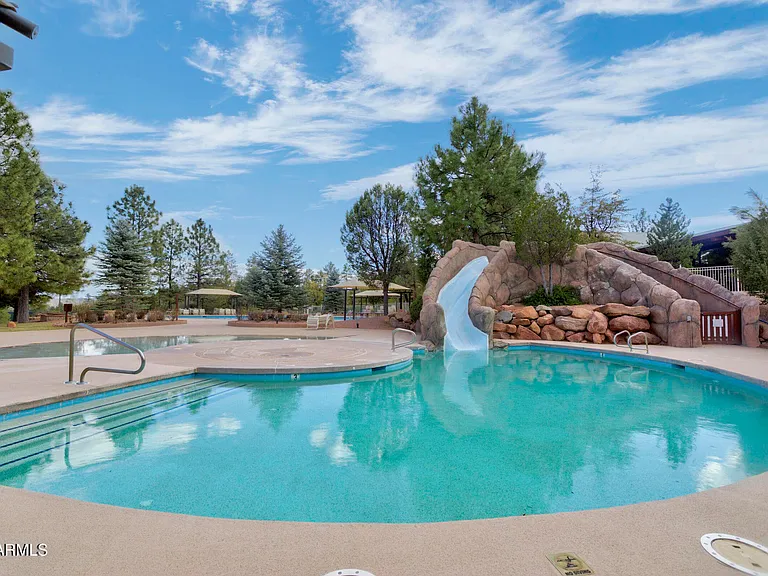 805 N Grapevine Cir — Photo 35
