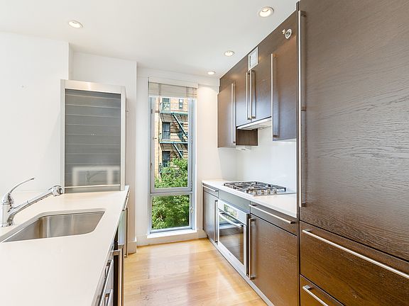 2nd image of 464 W 44th St APT 5F