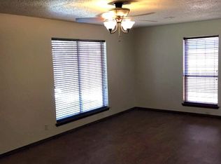 729 E Linden Ln, Mustang, OK 73064