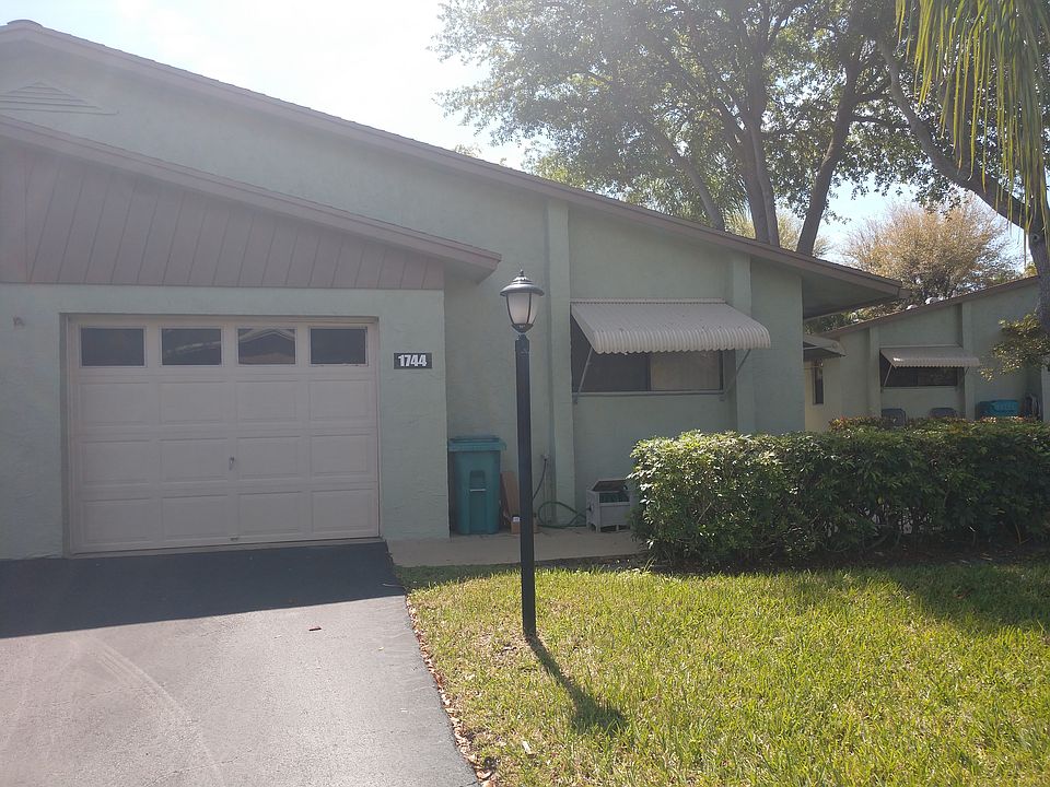 1st image of 1744 Palmland Dr