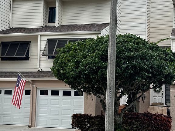 3rd image of 13968 Lake Point Dr