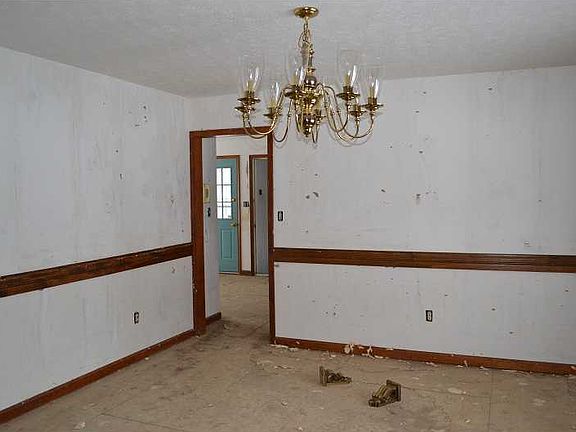 4th image of 2417 E Hill Dr
