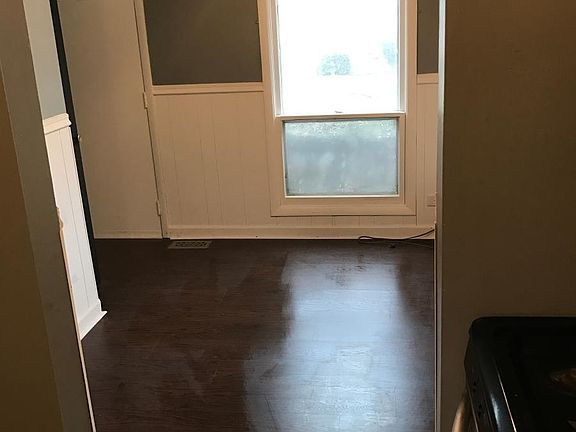 3rd image of 2091 Falmouth Ct