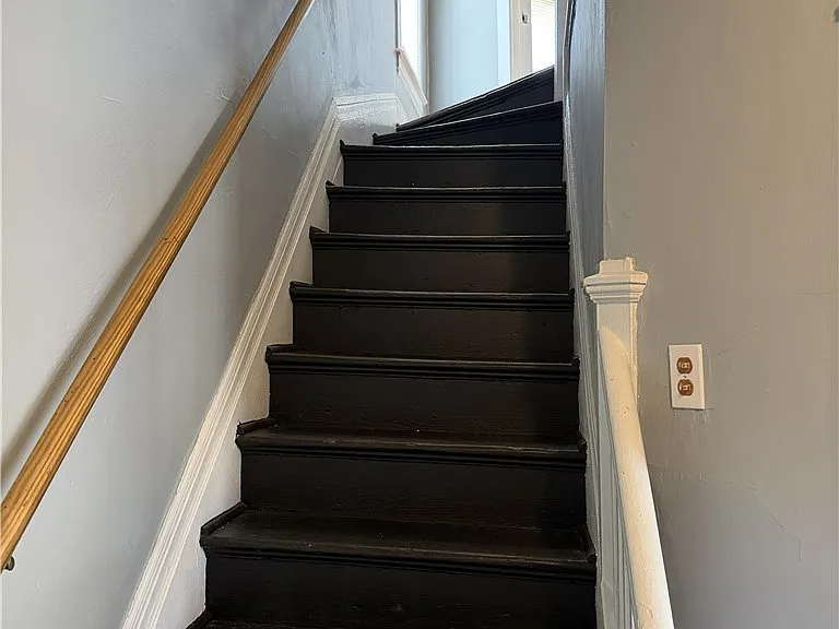 161 S Union St — Photo 9