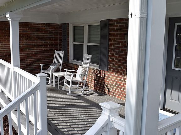3rd image of 709 Kings Grant Ct