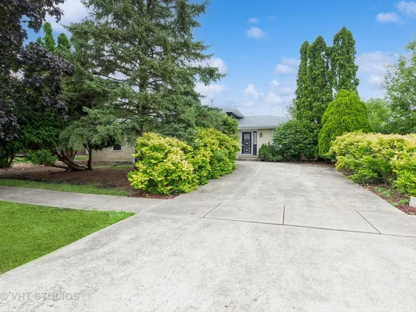 8720 Dee Ct, Tinley Park, IL 60487