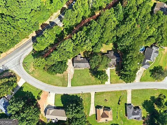 4th image of 25 Mountainview Dr