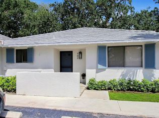 702 Club Dr, Palm Beach Gardens, FL 33418