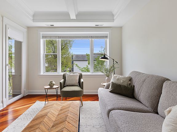 3rd image of 2702 W Cortland St APT 2