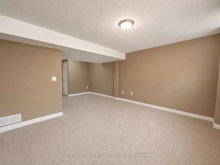 555 Grasslands Ct — Photo 19