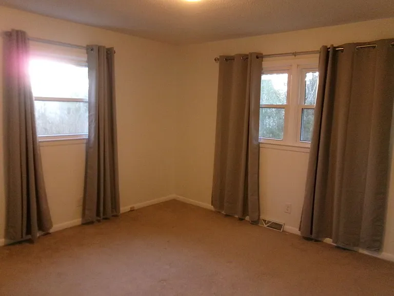 320 Broken Saddle Ln — Photo 15