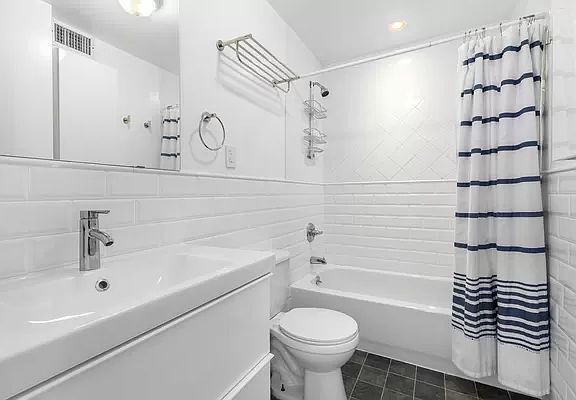 5th image of 362 Eastern Pkwy APT 4D