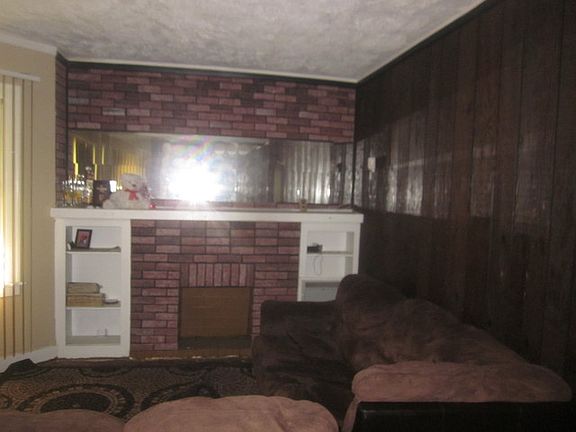 3rd image of 15713 Paulina St