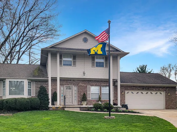 9117 Pine Bluff Dr, Flushing, MI 48433