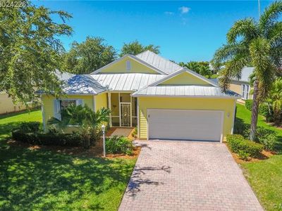571 NE Canoe Park Cir, Port Saint Lucie, FL, 34983
