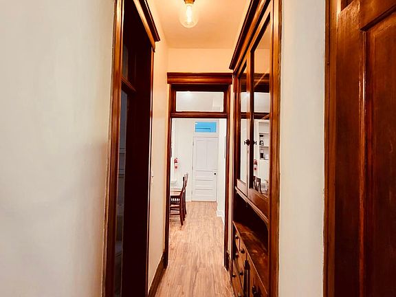 4th image of 2133 W Evergreen Ave #2