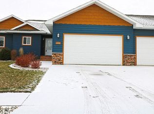 1109 Oak Dr, Watertown, SD 57201