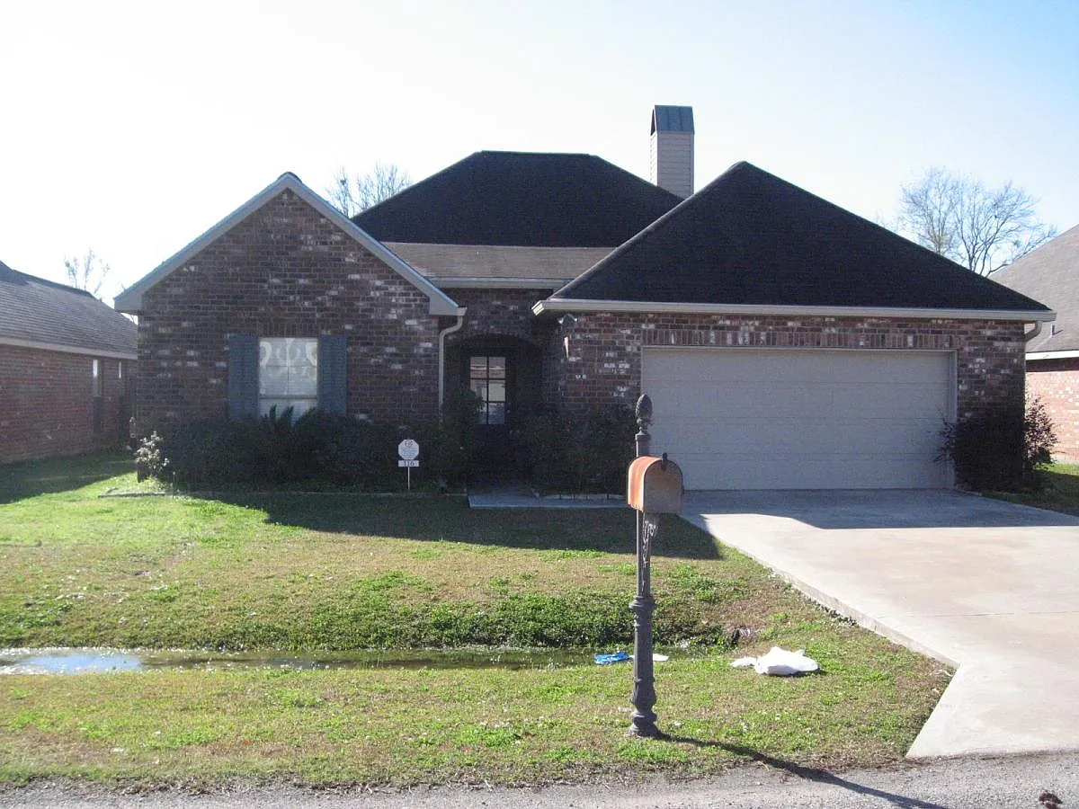 3 bed, 1467 sqft, $1,725 — Photo 1